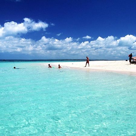 White Villa - Paparemo Beach Watamu Bagian luar foto