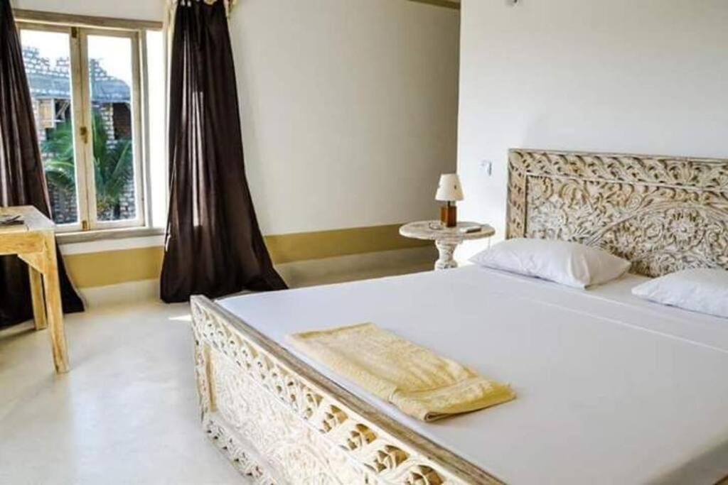 White Villa - Paparemo Beach Watamu Bagian luar foto