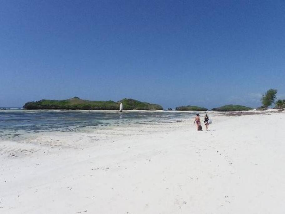 White Villa - Paparemo Beach Watamu Bagian luar foto