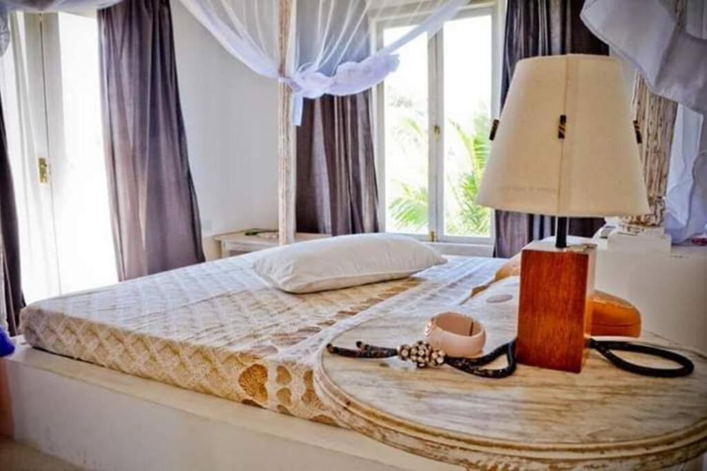 White Villa - Paparemo Beach Watamu Bagian luar foto