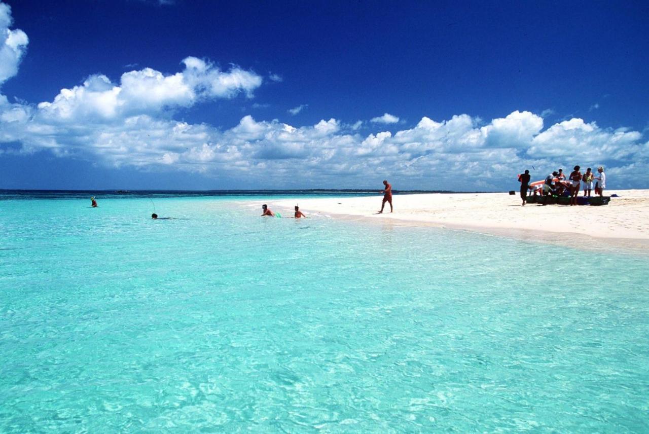 White Villa - Paparemo Beach Watamu Bagian luar foto